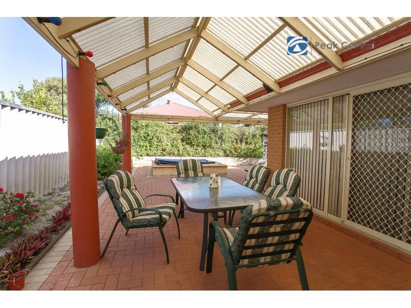 4 Mahogany Loop, Atwell WA 6164