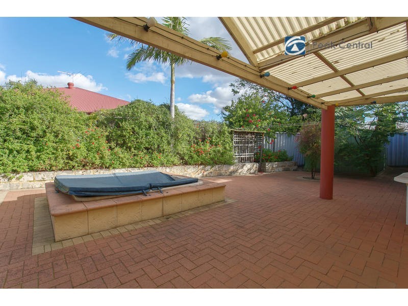 4 Mahogany Loop, Atwell WA 6164