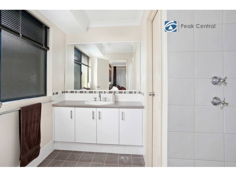 7 Repose Terrace, Atwell WA 6164