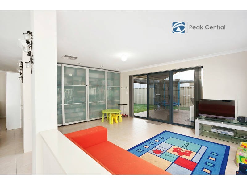 7 Repose Terrace, Atwell WA 6164