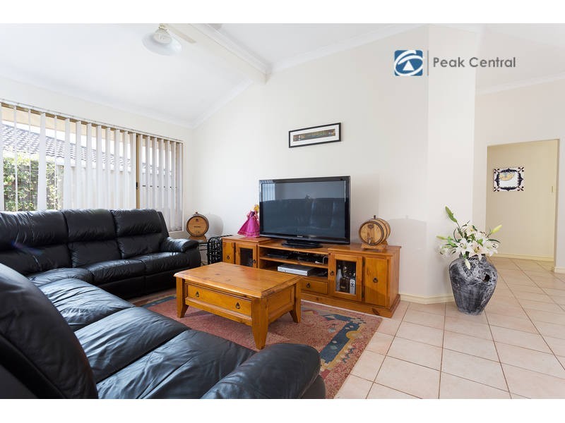 5 Oaten Retreat, Atwell WA 6164