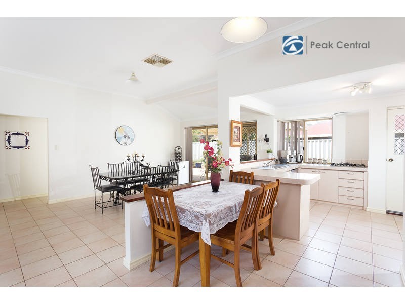 5 Oaten Retreat, Atwell WA 6164
