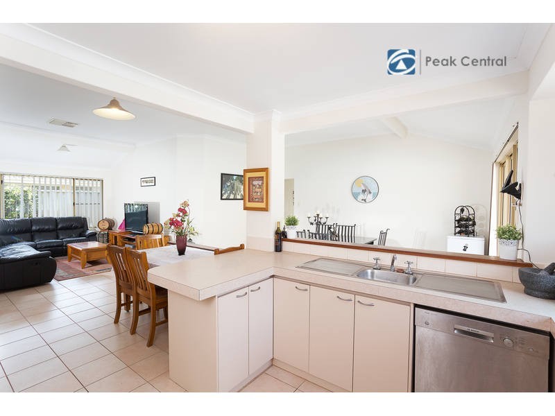 5 Oaten Retreat, Atwell WA 6164