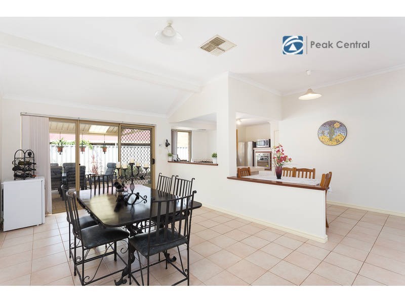 5 Oaten Retreat, Atwell WA 6164