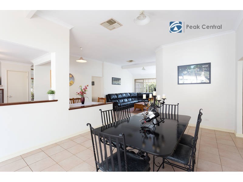 5 Oaten Retreat, Atwell WA 6164