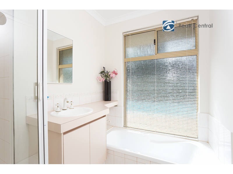 5 Oaten Retreat, Atwell WA 6164