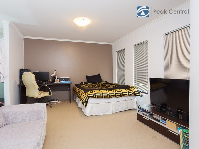 6 Horton Brace, Success WA 6164