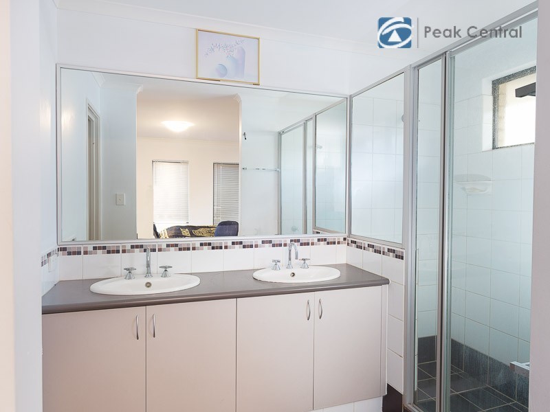 6 Horton Brace, Success WA 6164