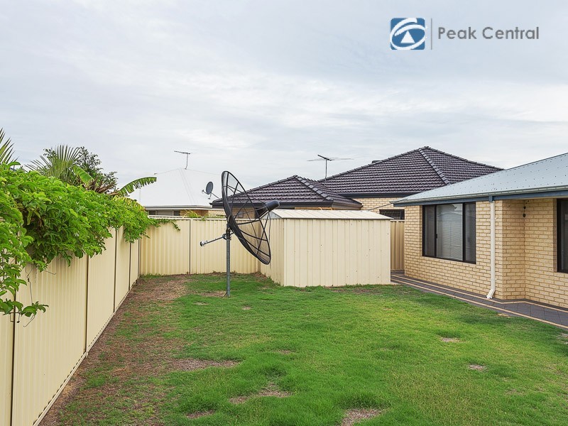 6 Horton Brace, Success WA 6164