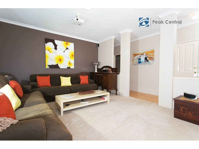 216 Glen Iris Drive, Jandakot WA 6164