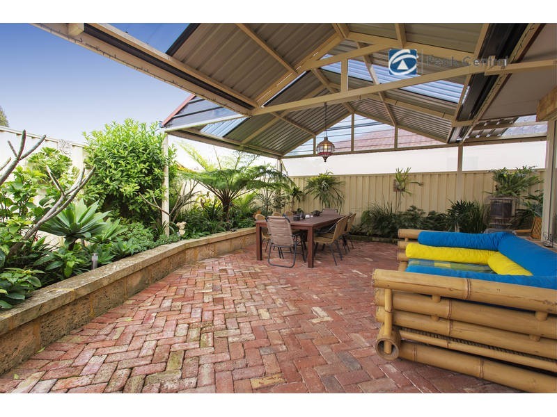 216 Glen Iris Drive, Jandakot WA 6164