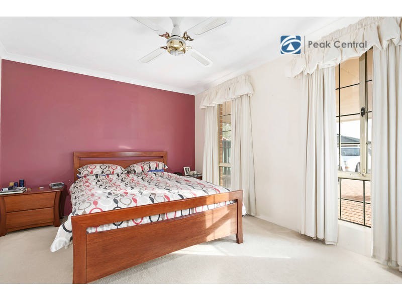 23 Jenniphur Court, Atwell WA 6164