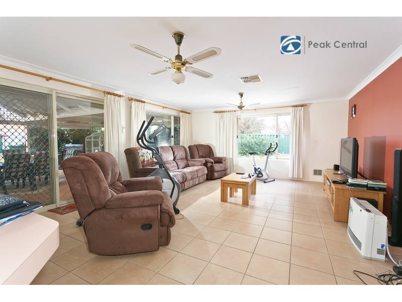 23 Jenniphur Court, Atwell WA 6164