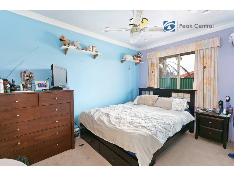 23 Jenniphur Court, Atwell WA 6164
