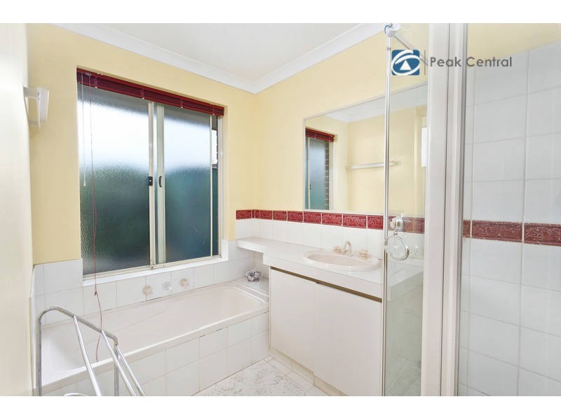23 Jenniphur Court, Atwell WA 6164