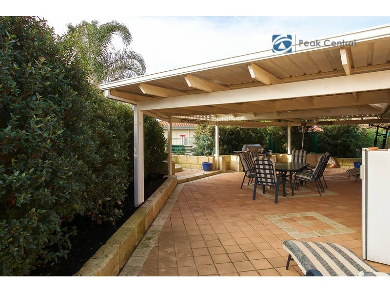 23 Jenniphur Court, Atwell WA 6164