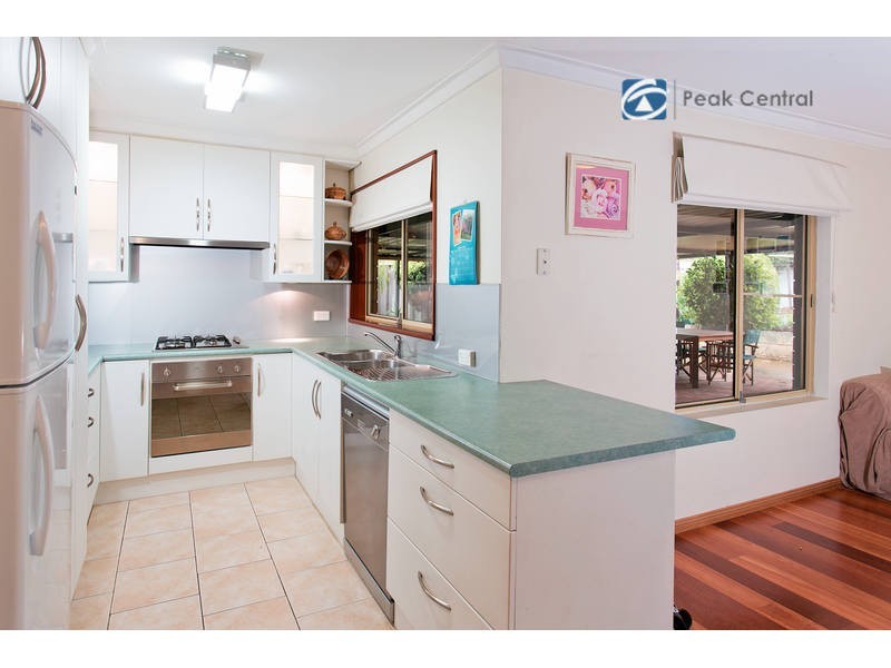 15 Berrigan Drive, South Lake WA 6164