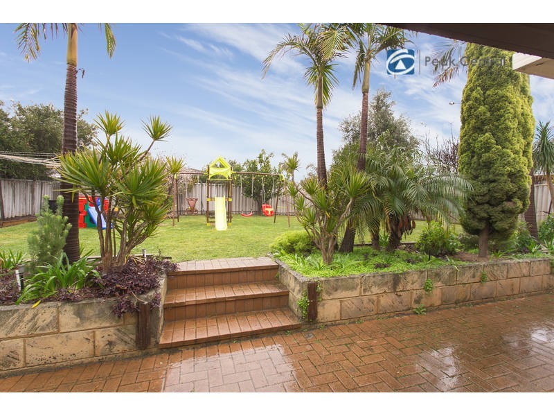 15 Berrigan Drive, South Lake WA 6164