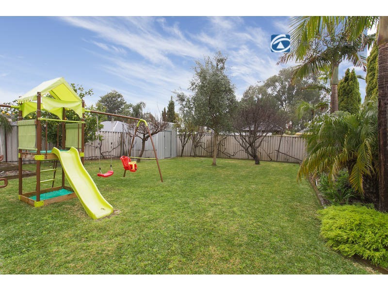 15 Berrigan Drive, South Lake WA 6164