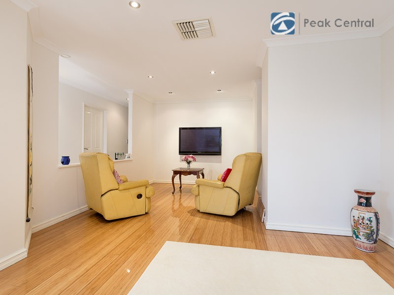 82 Brenchley Drive, Atwell WA 6164