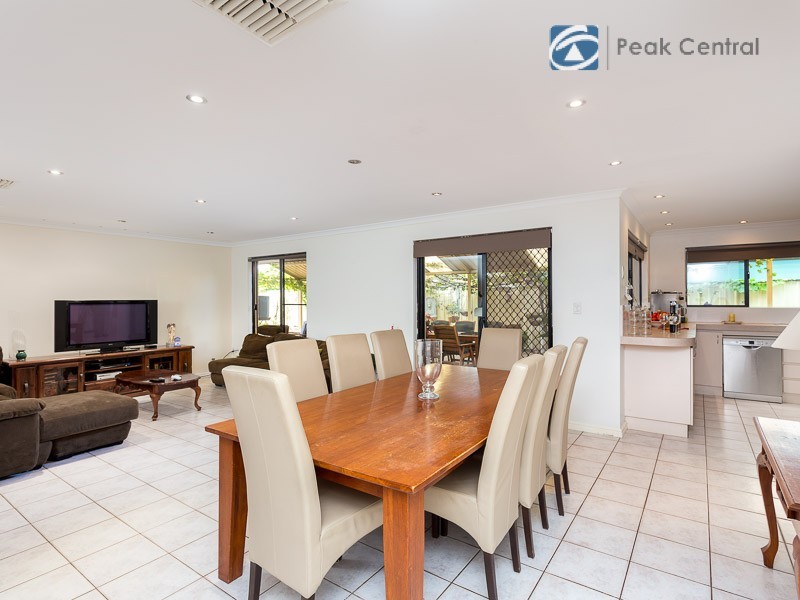 82 Brenchley Drive, Atwell WA 6164