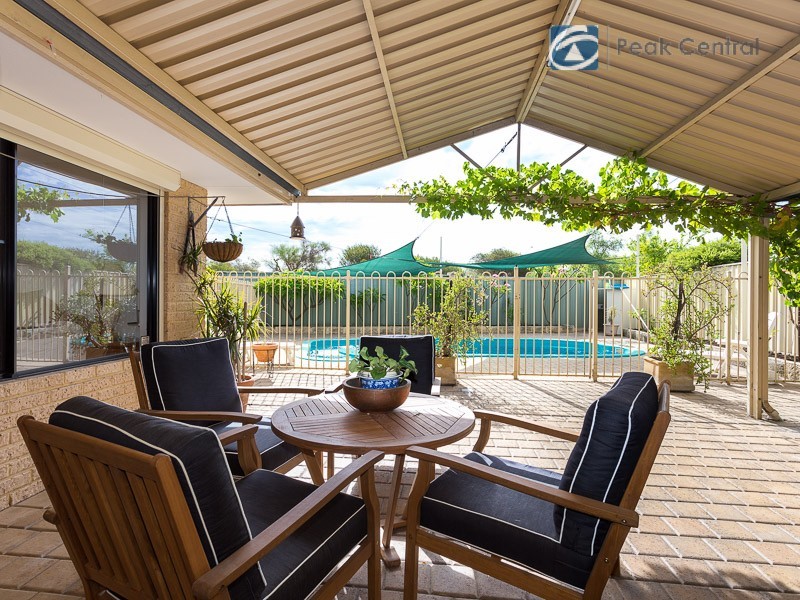 82 Brenchley Drive, Atwell WA 6164