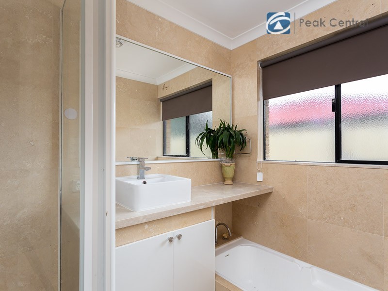 82 Brenchley Drive, Atwell WA 6164