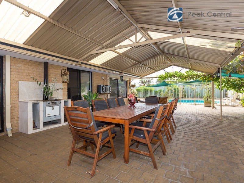 82 Brenchley Drive, Atwell WA 6164