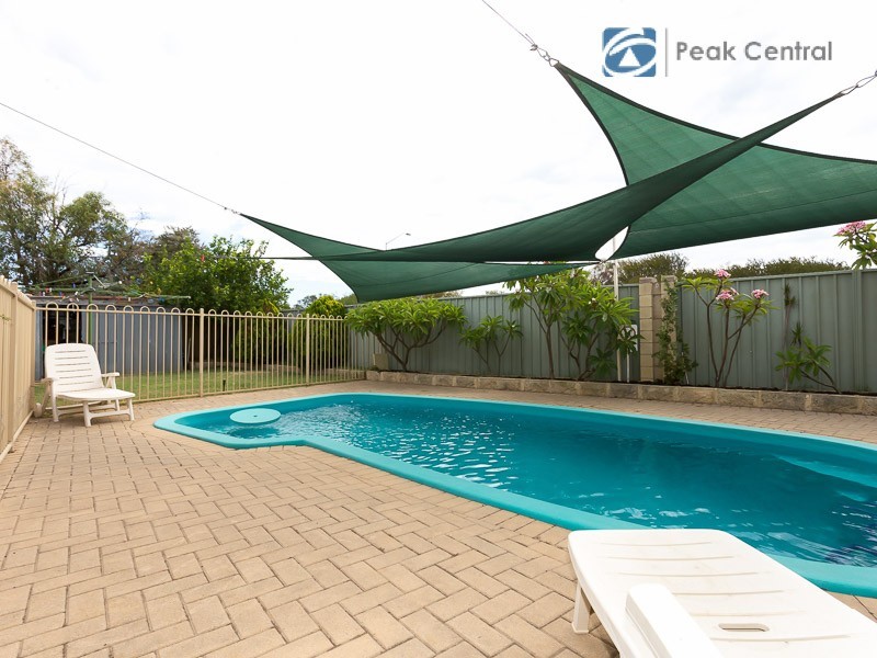 82 Brenchley Drive, Atwell WA 6164