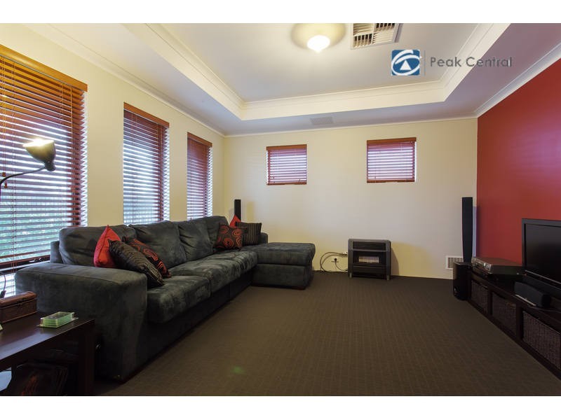 13 Lambeth Circle, Wellard WA 6170