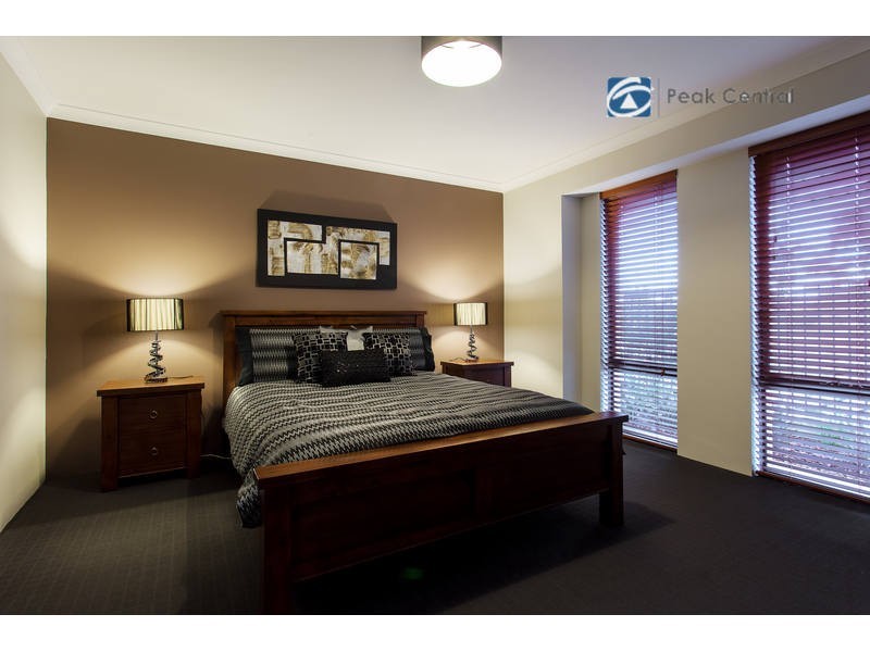 13 Lambeth Circle, Wellard WA 6170