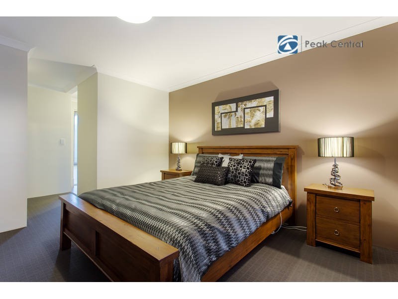 13 Lambeth Circle, Wellard WA 6170