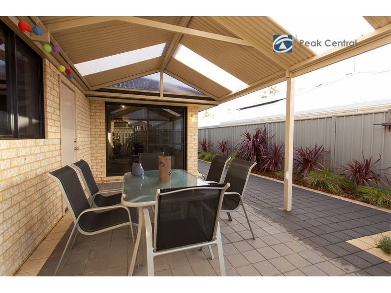 13 Lambeth Circle, Wellard WA 6170