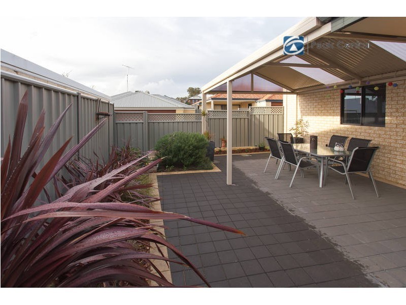 13 Lambeth Circle, Wellard WA 6170