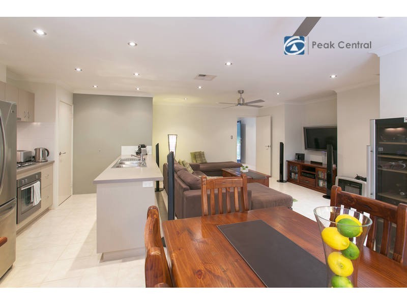 17/2 Twilight Mews, Aubin Grove WA 6164
