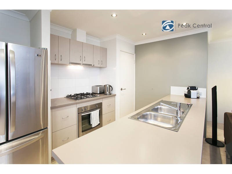 17/2 Twilight Mews, Aubin Grove WA 6164
