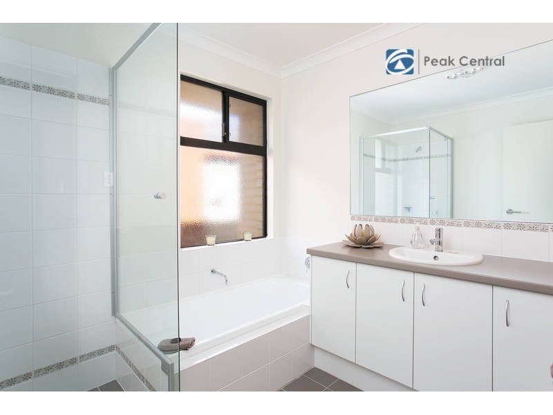 17/2 Twilight Mews, Aubin Grove WA 6164