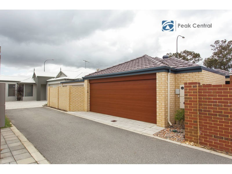 17/2 Twilight Mews, Aubin Grove WA 6164