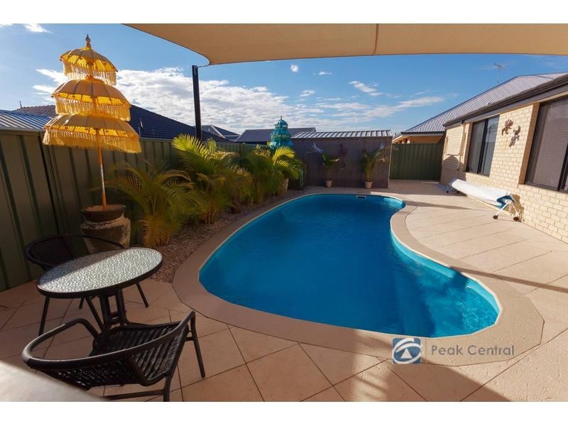 244 Tapper Road, Atwell WA 6164