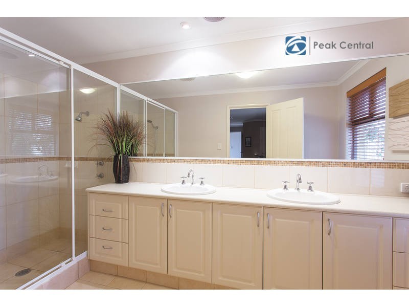3 Harmony Avenue, Atwell WA 6164