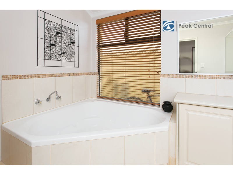 3 Harmony Avenue, Atwell WA 6164