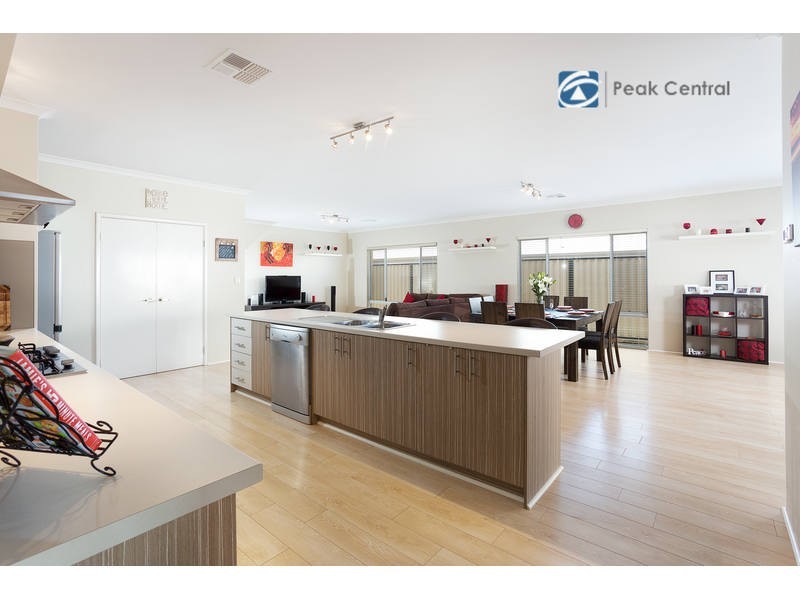 17 Armand Drive, Aubin Grove WA 6164