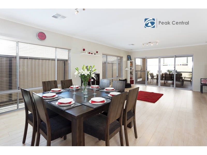 17 Armand Drive, Aubin Grove WA 6164