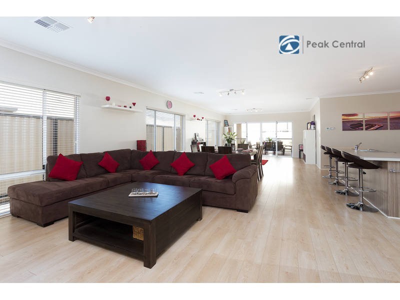 17 Armand Drive, Aubin Grove WA 6164