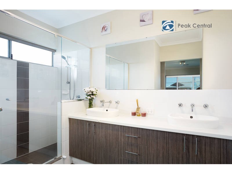 17 Armand Drive, Aubin Grove WA 6164