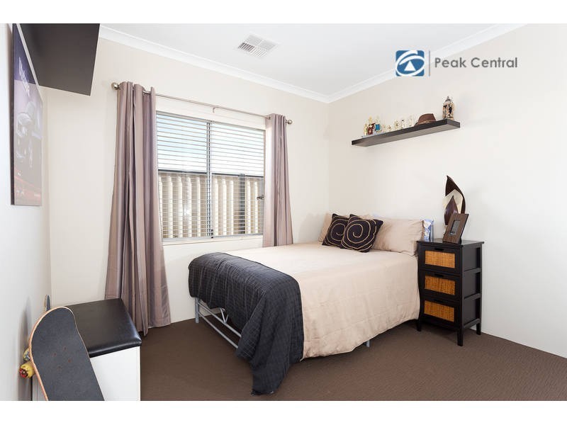 17 Armand Drive, Aubin Grove WA 6164