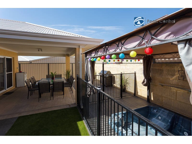 17 Armand Drive, Aubin Grove WA 6164