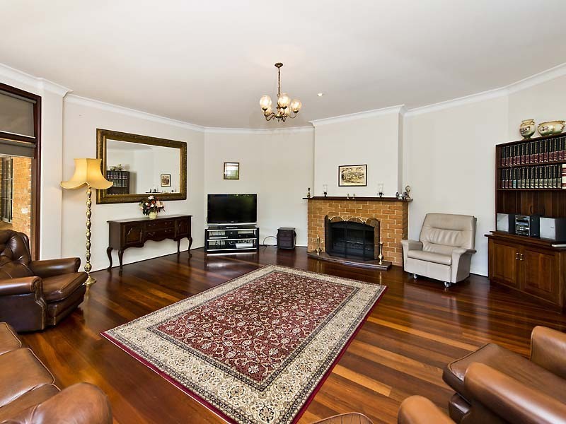 36 Wills Place, Oakford WA 6121