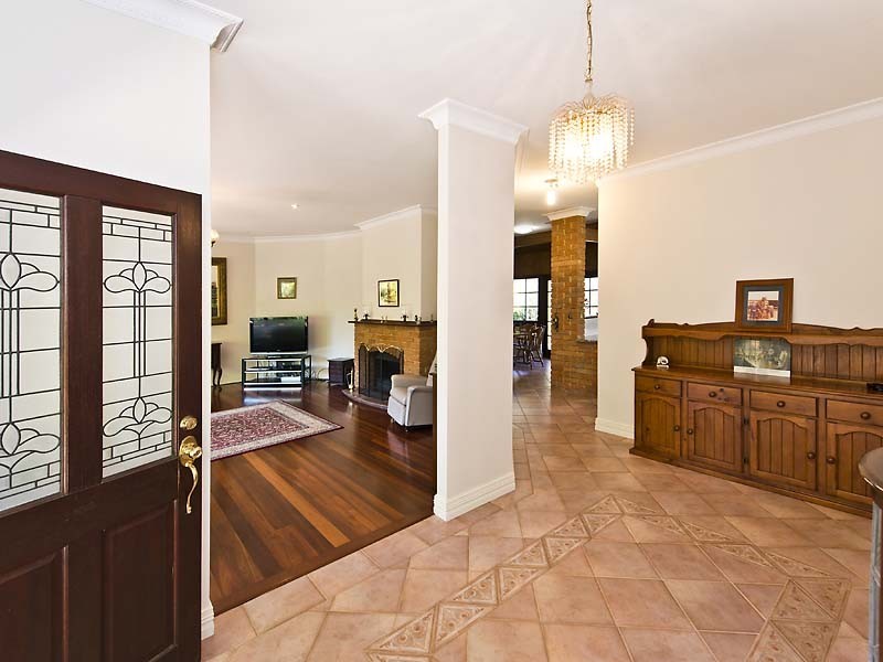 36 Wills Place, Oakford WA 6121