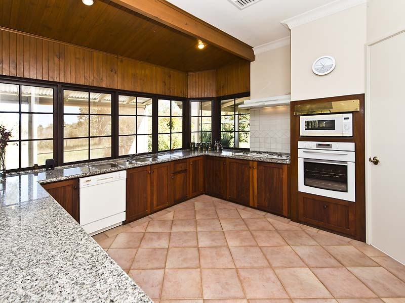 36 Wills Place, Oakford WA 6121